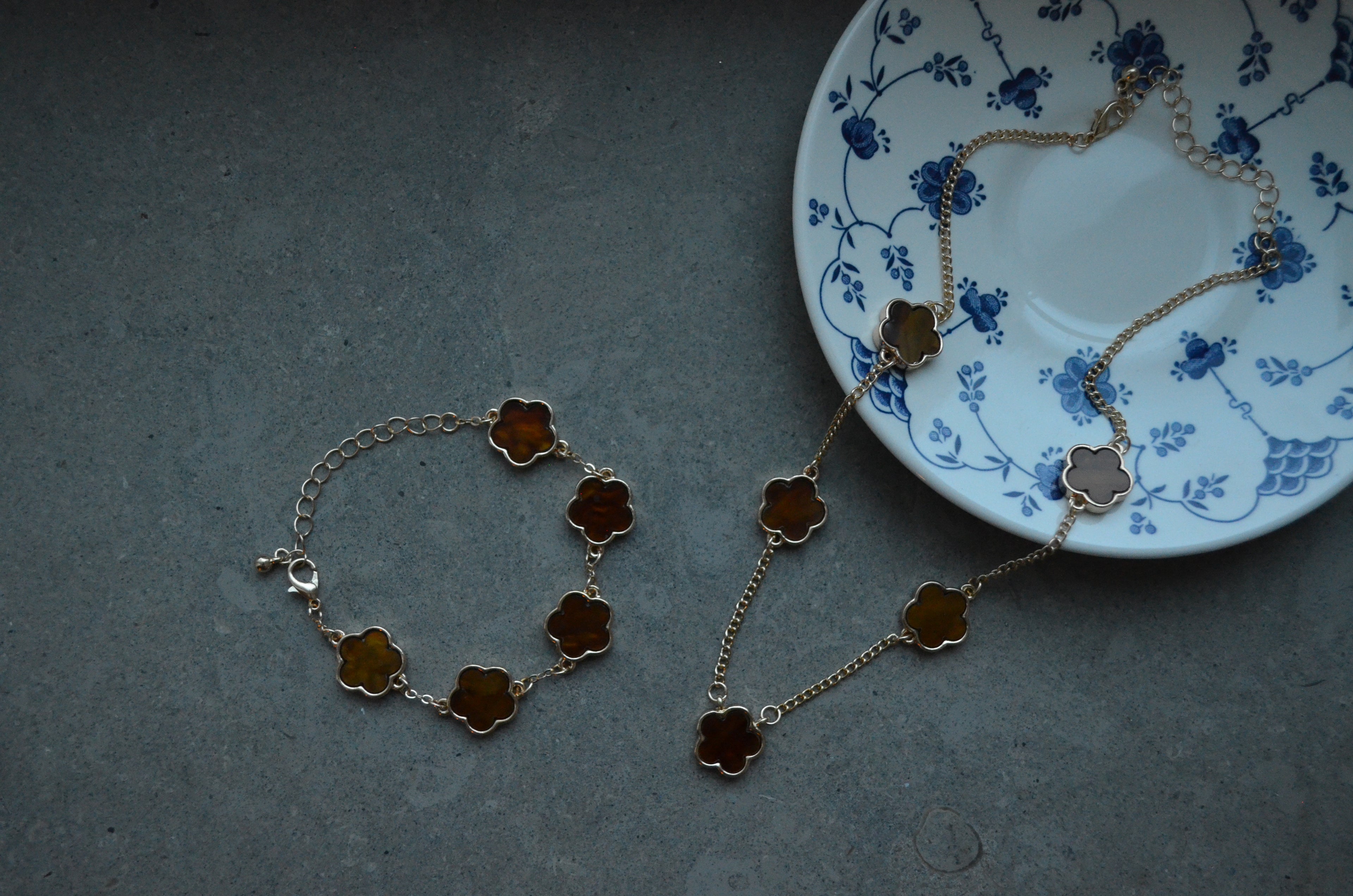 Golden Flower 18 K Vinröd