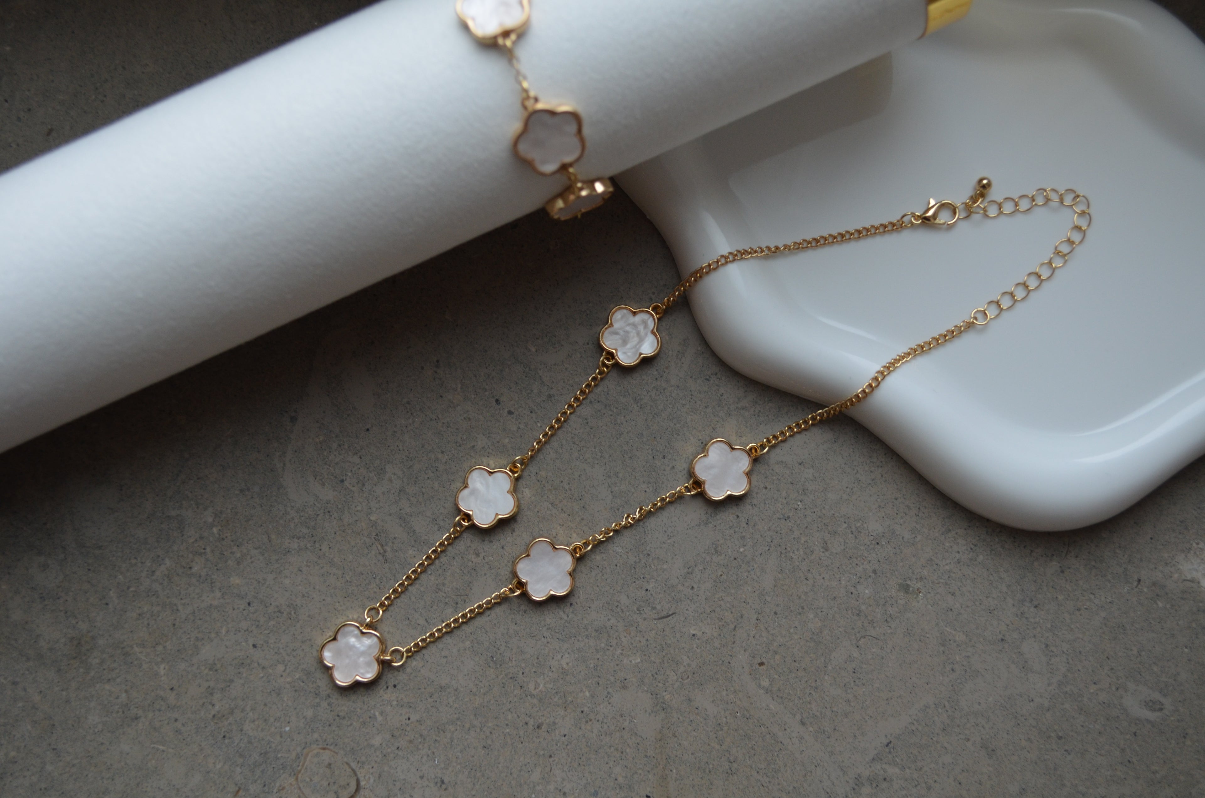 Golden Flower 18 K White