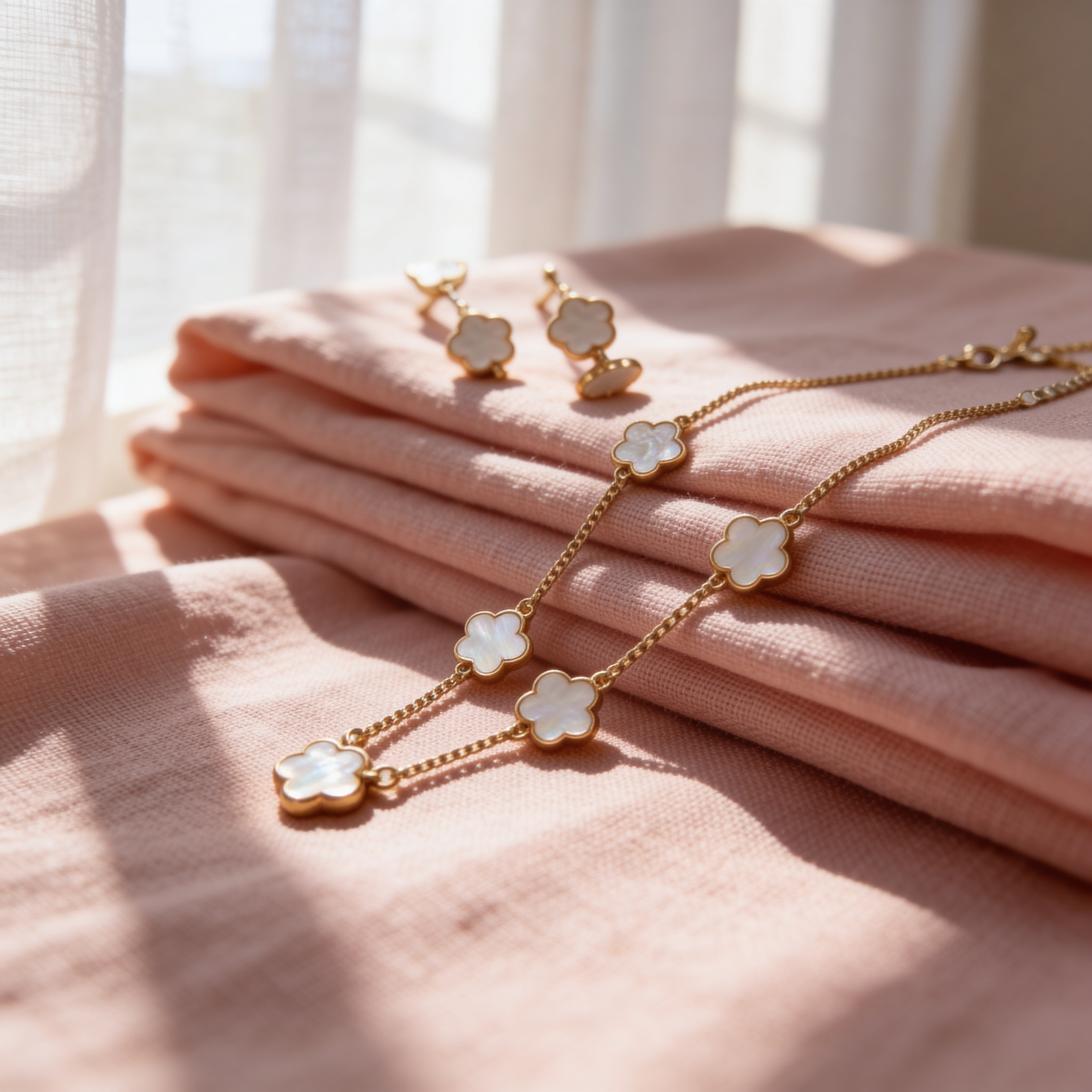 Golden Flower 18 K White